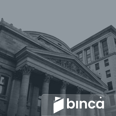 Fotografía de portada, entrada de un banco
